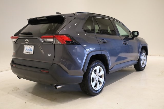 2021 Toyota RAV4 LE 4