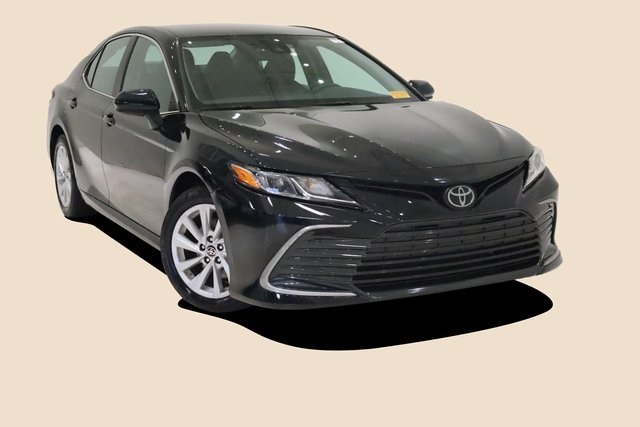 2022 Toyota Camry LE 2