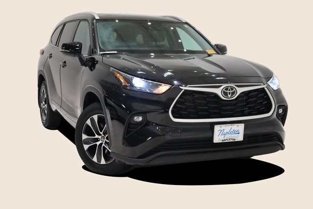 2022 Toyota Highlander XLE 2