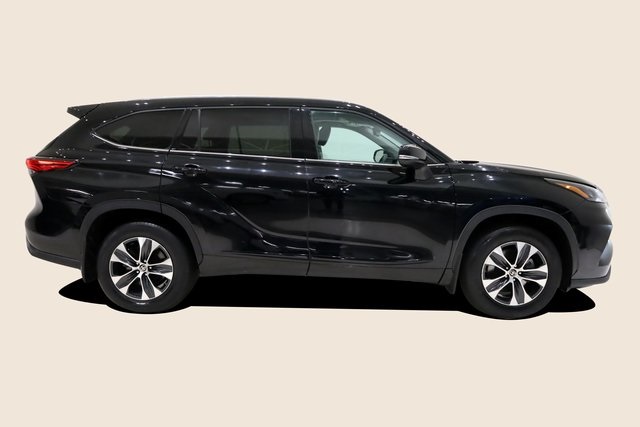 2022 Toyota Highlander XLE 4