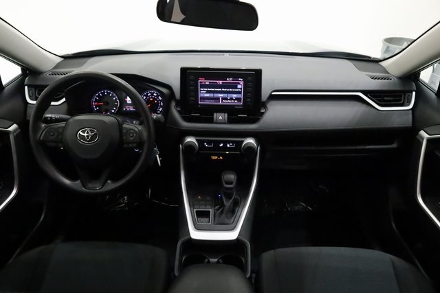 2021 Toyota RAV4 LE 9