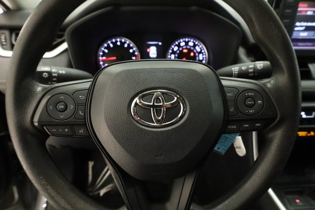 2021 Toyota RAV4 LE 11