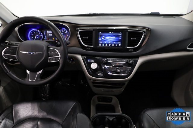 2019 Chrysler Pacifica Touring L 8