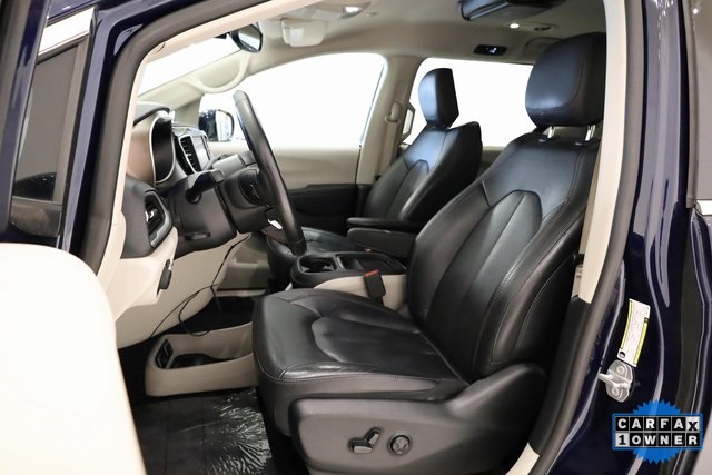 2019 Chrysler Pacifica Touring L 19