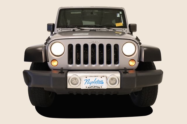 2013 Jeep Wrangler Unlimited Sahara 2