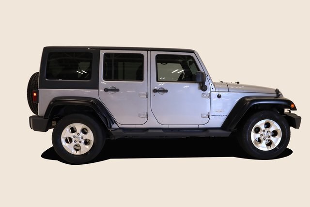 2013 Jeep Wrangler Unlimited Sahara 3