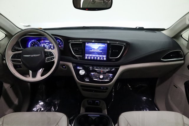 2018 Chrysler Pacifica Limited 8