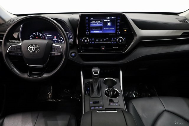 2020 Toyota Highlander XLE 8