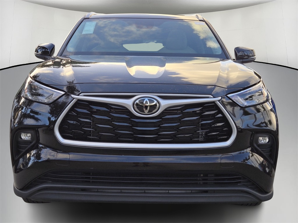 2022 Toyota Highlander XLE 2