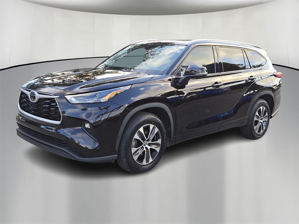 2022 Toyota Highlander XLE 3