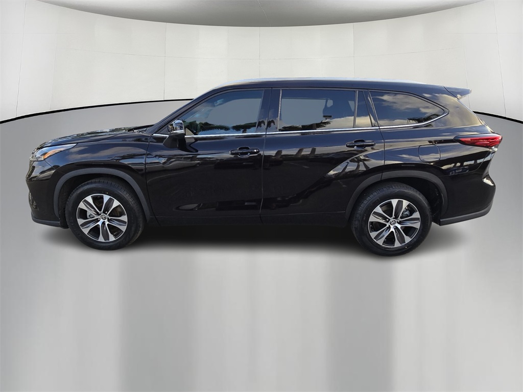 2022 Toyota Highlander XLE 4