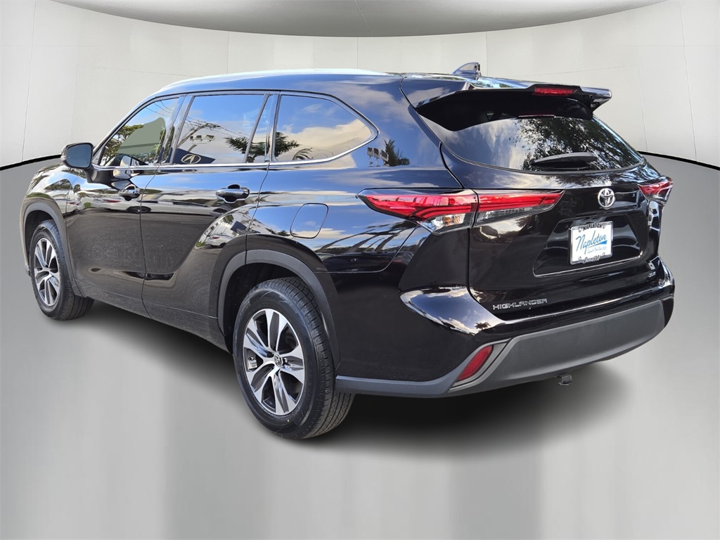 2022 Toyota Highlander XLE 5