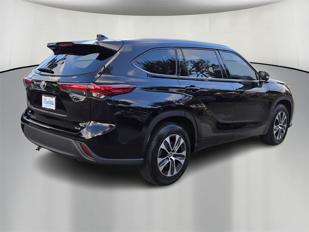 2022 Toyota Highlander XLE 6