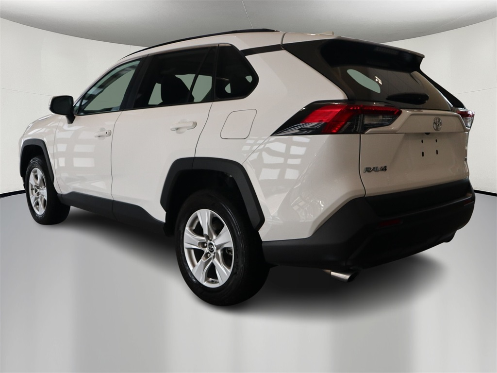 2019 Toyota RAV4 XLE 5