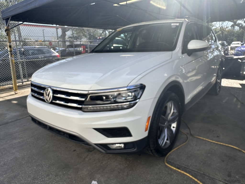 2018 Volkswagen Tiguan 2.0T SEL Premium 3