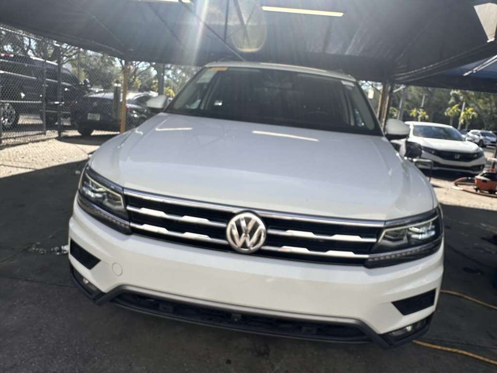 2018 Volkswagen Tiguan 2.0T SEL Premium 4