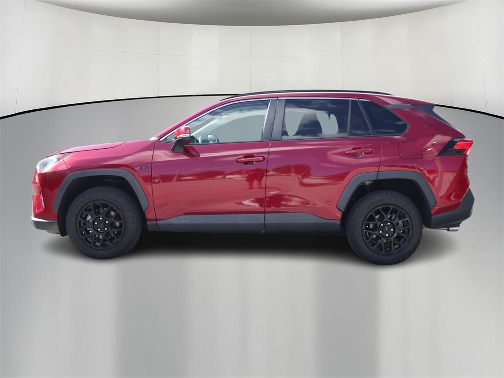 2021 Toyota RAV4 XLE 3