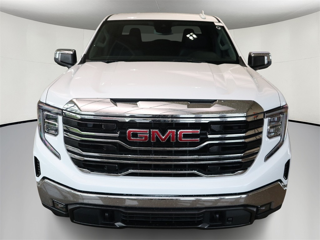 2023 GMC Sierra 1500 SLT 2