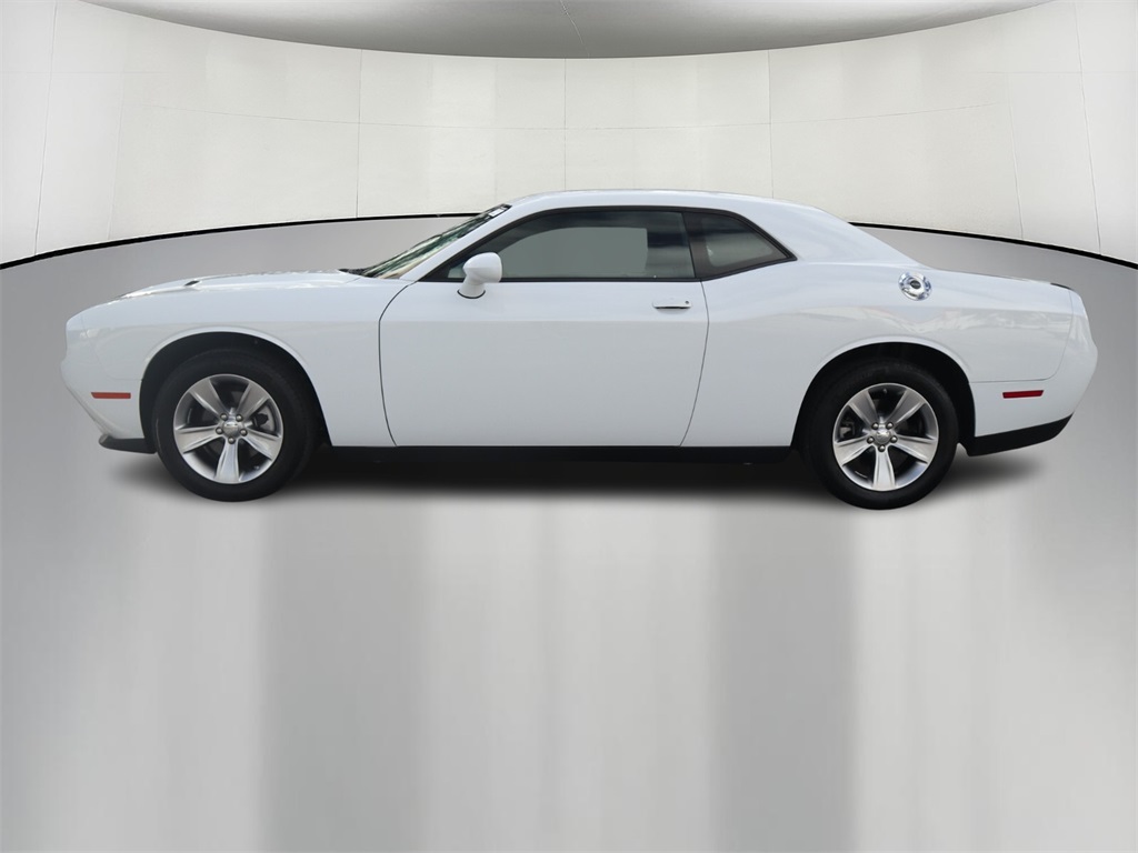 2022 Dodge Challenger SXT 4