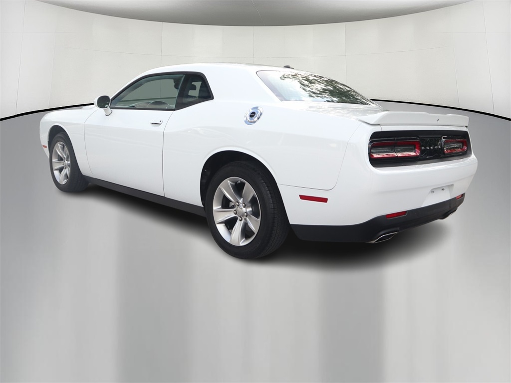 2022 Dodge Challenger SXT 5