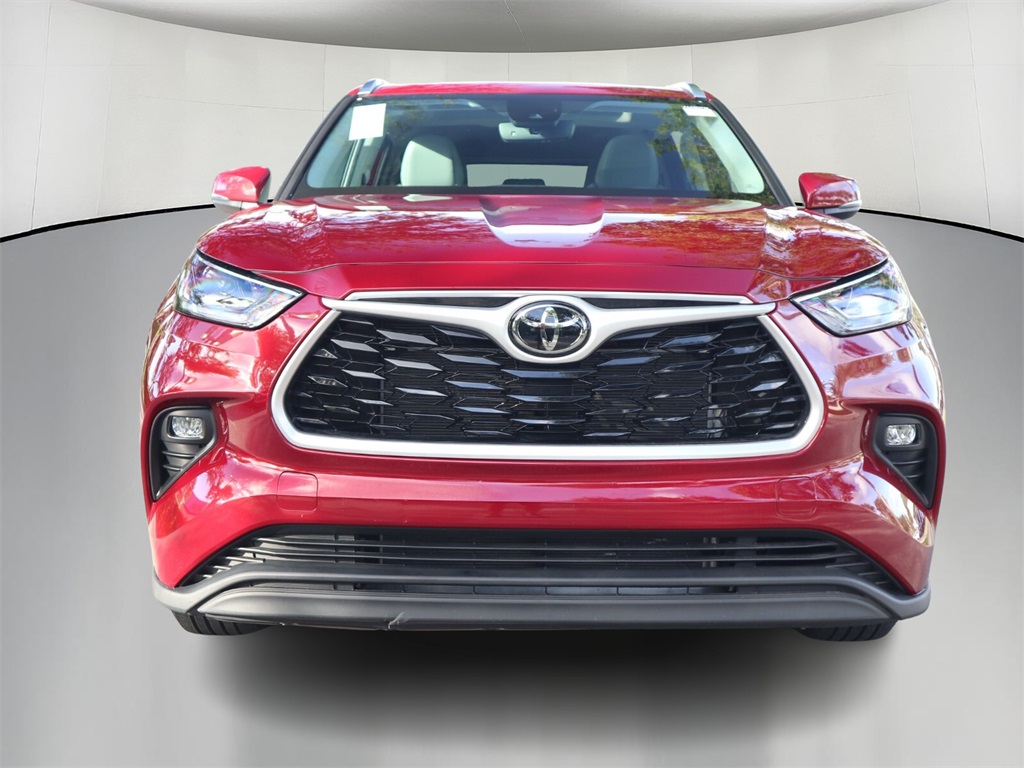 2021 Toyota Highlander XLE 2