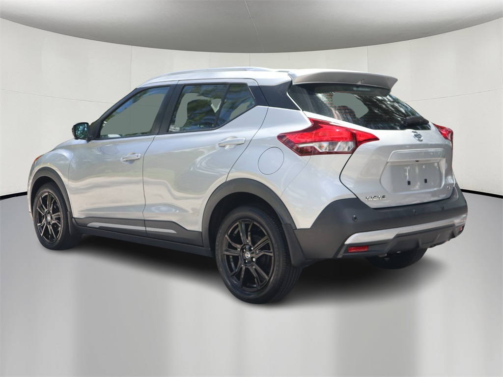 2020 Nissan Kicks SR 5