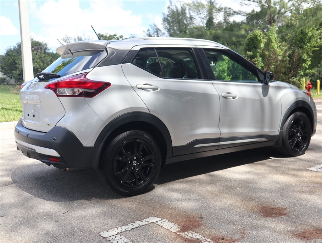 2020 Nissan Kicks SR 6