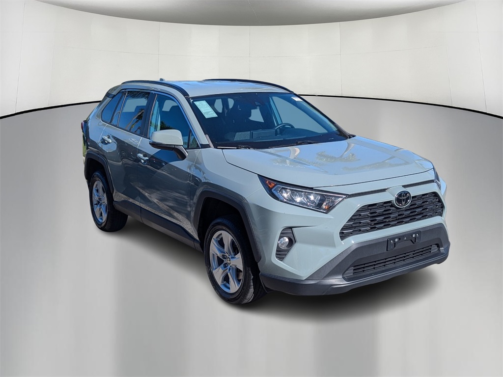 2021 Toyota RAV4 XLE 2