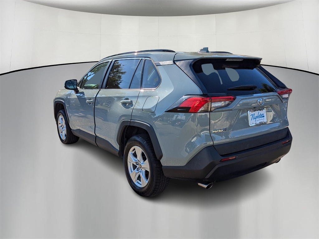 2021 Toyota RAV4 XLE 6