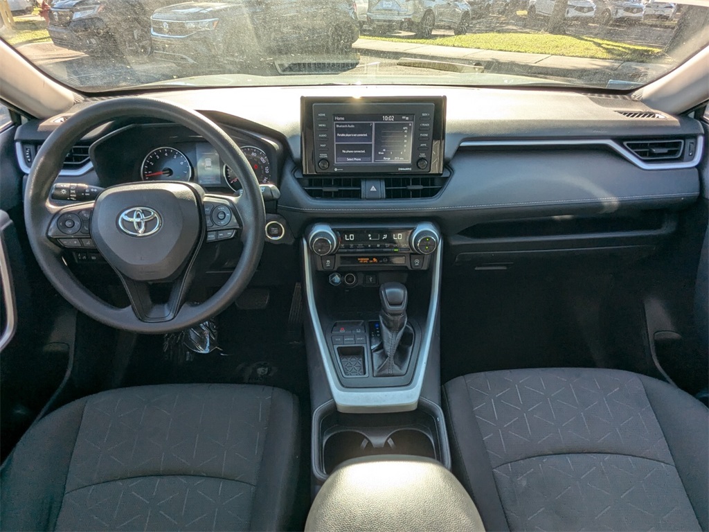 2021 Toyota RAV4 XLE 16