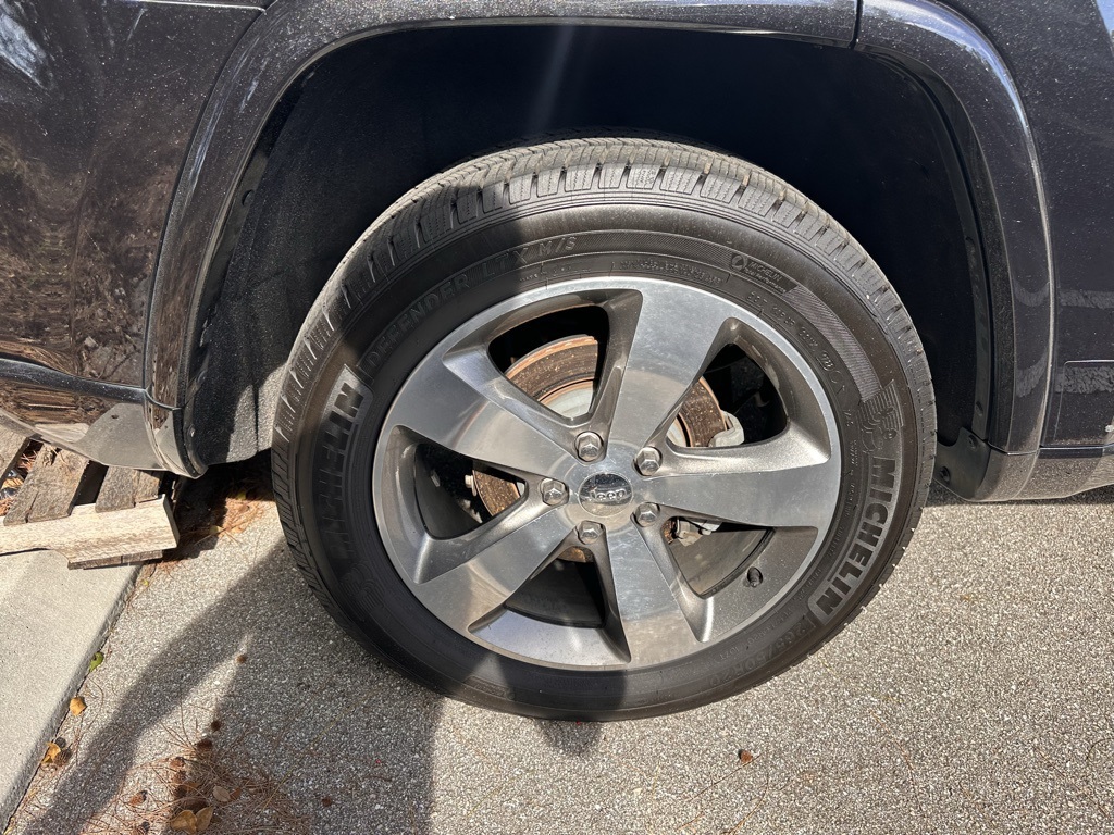 2014 Jeep Grand Cherokee Overland 3