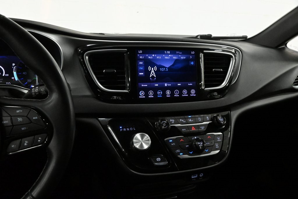 2018 Chrysler Pacifica Touring L 11