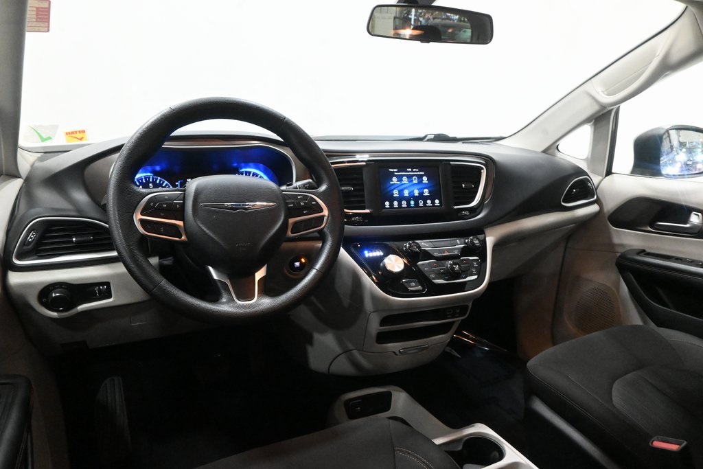 2019 Chrysler Pacifica L 9