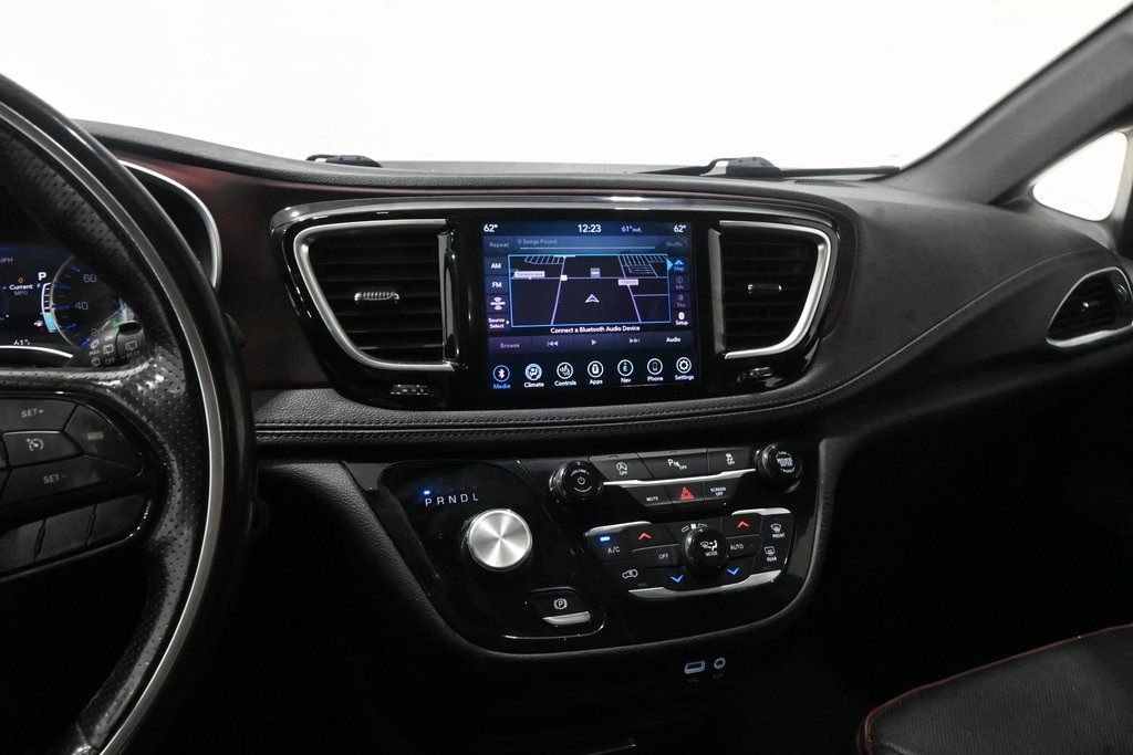 2020 Chrysler Pacifica Limited 12