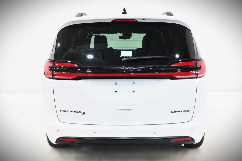 2024 Chrysler Pacifica Limited 4