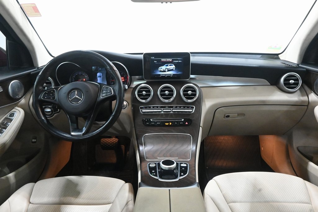 2019 Mercedes-Benz GLC GLC 300 7