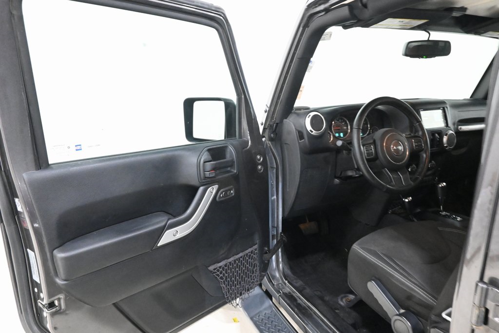 2017 Jeep Wrangler Unlimited Sahara 16