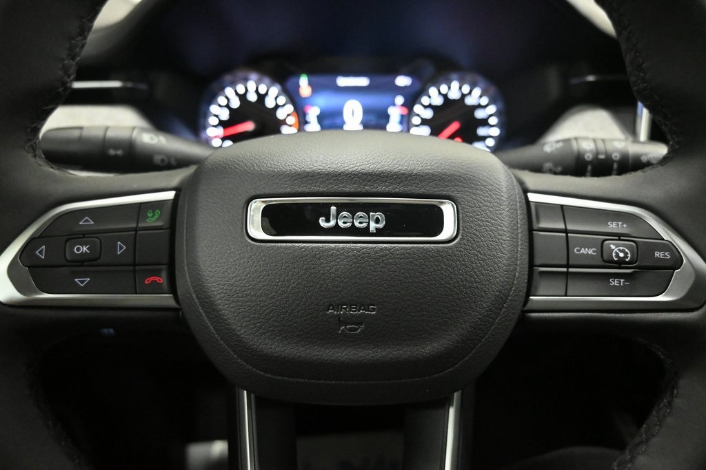 2024 Jeep Compass Latitude Lux 10