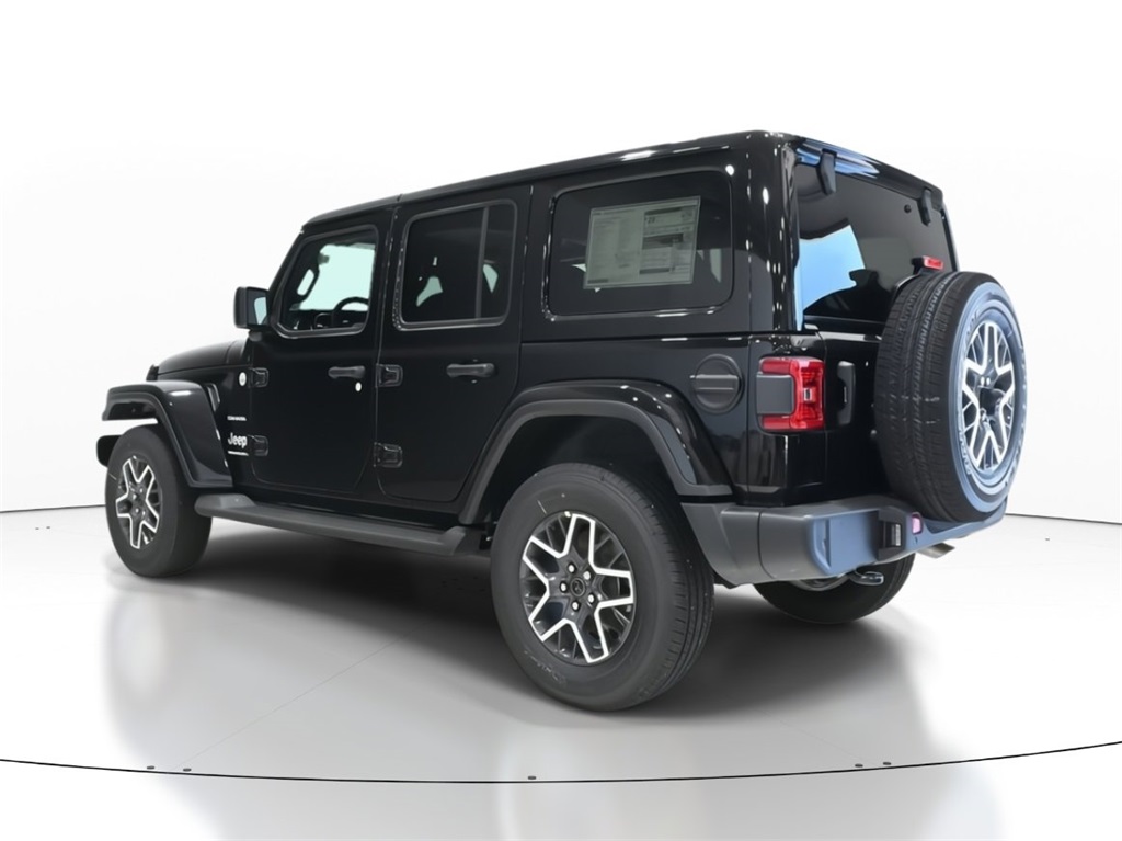 2024 Jeep Wrangler Sahara 3