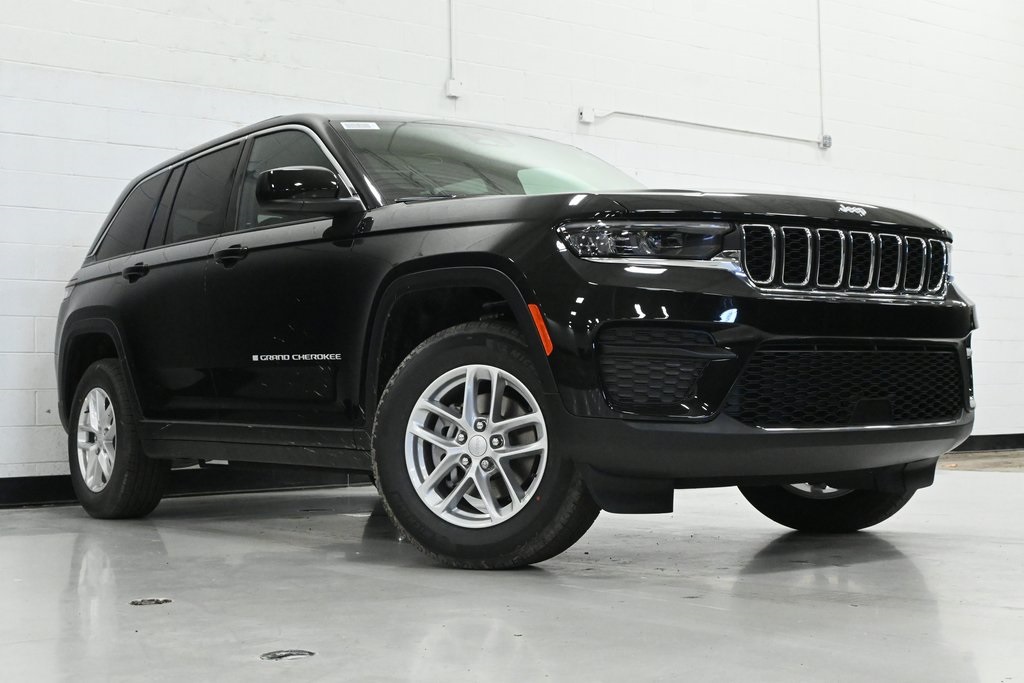 2024 Jeep Grand Cherokee Laredo 1