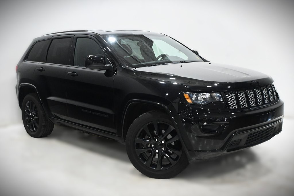 2019 Jeep Grand Cherokee Altitude 1