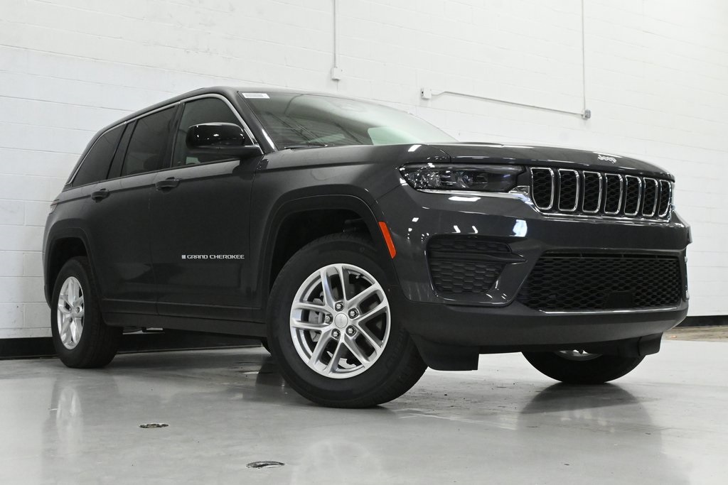 2024 Jeep Grand Cherokee Laredo 1