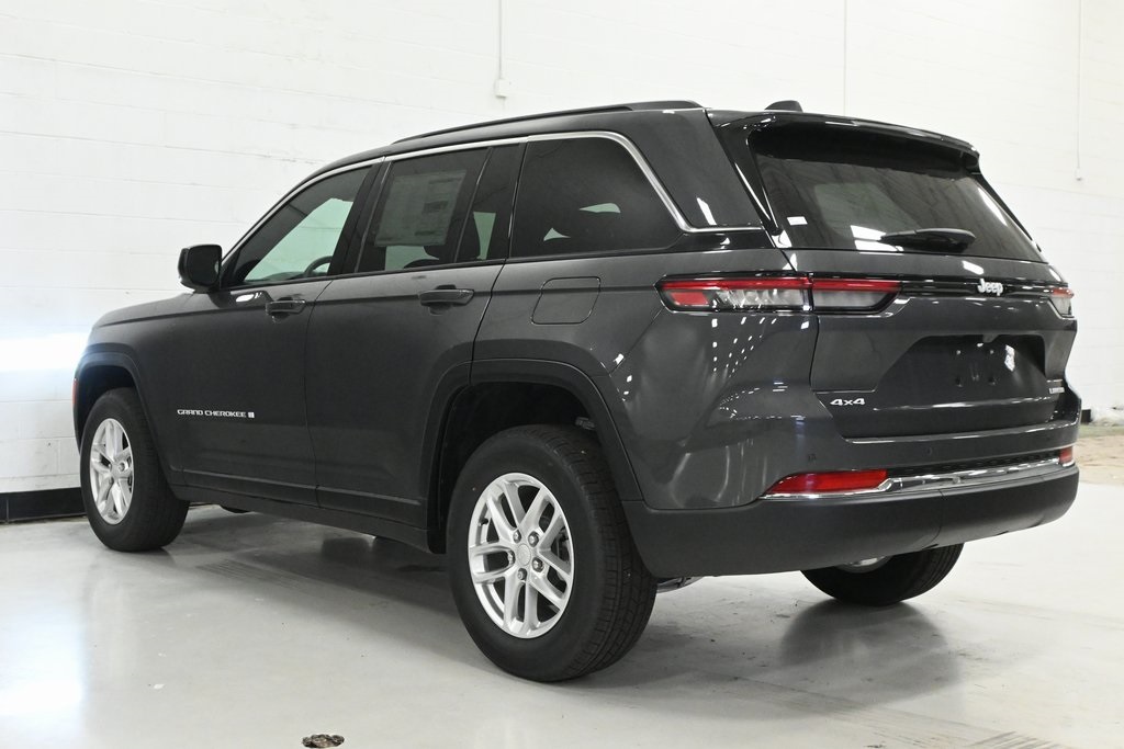 2024 Jeep Grand Cherokee Laredo 3