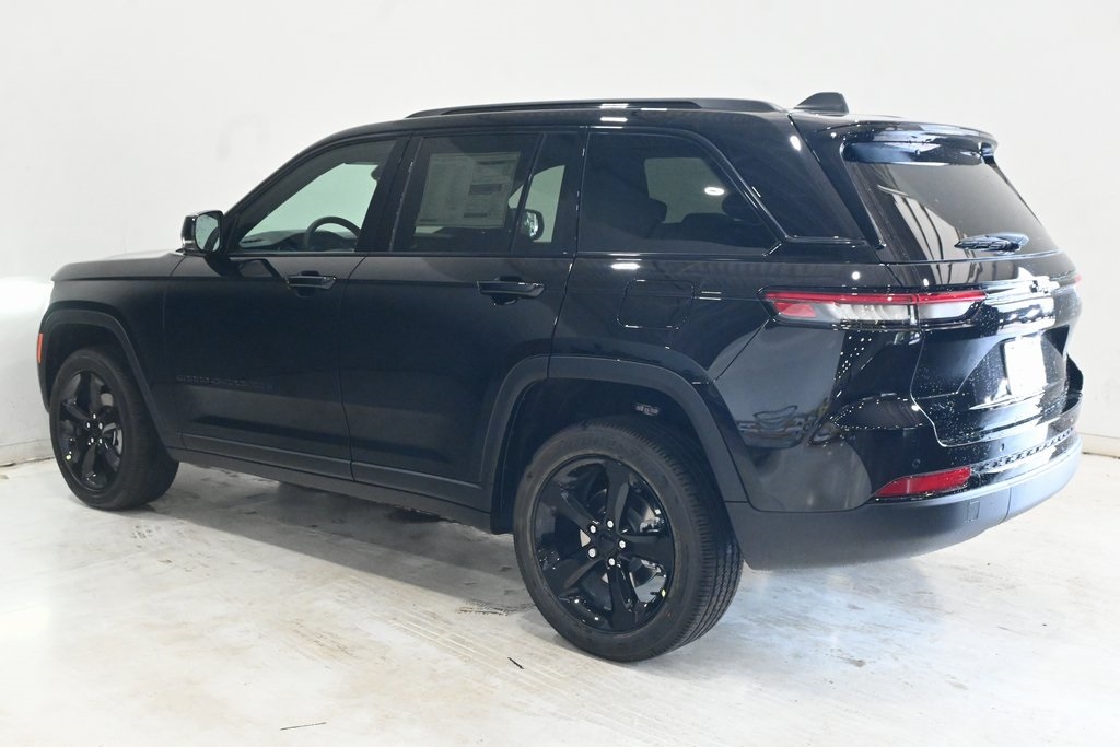 2024 Jeep Grand Cherokee Altitude X 3