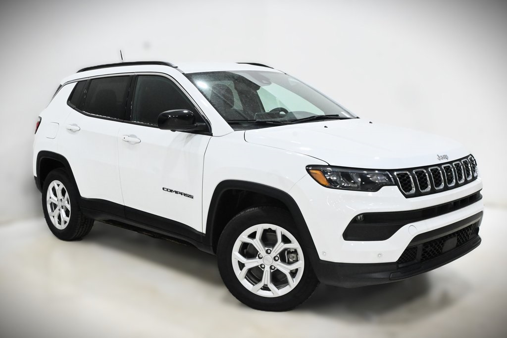 2024 Jeep Compass Latitude 1