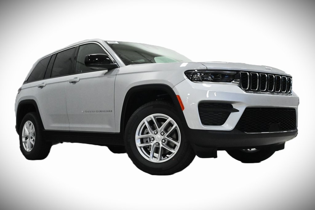 2025 Jeep Grand Cherokee Laredo 1