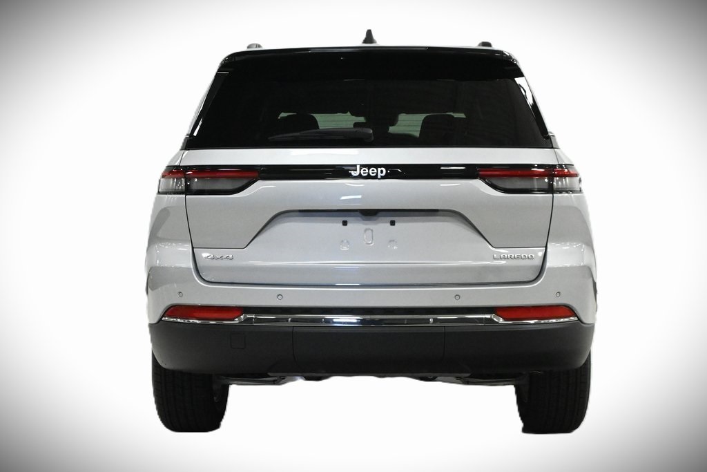 2025 Jeep Grand Cherokee Laredo 4