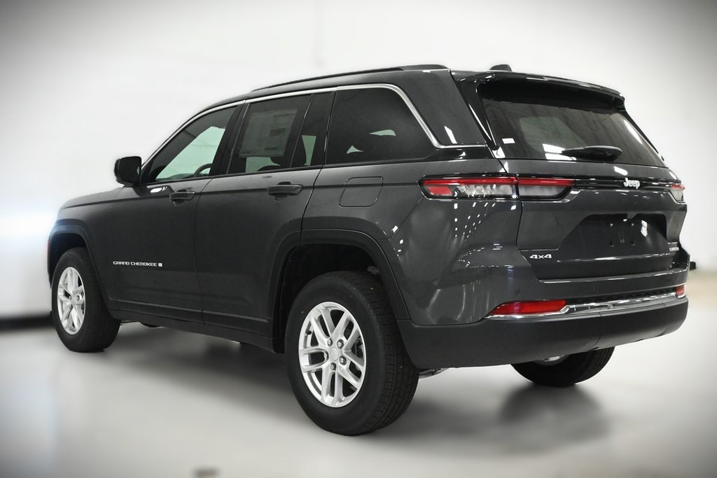 2025 Jeep Grand Cherokee Laredo 3