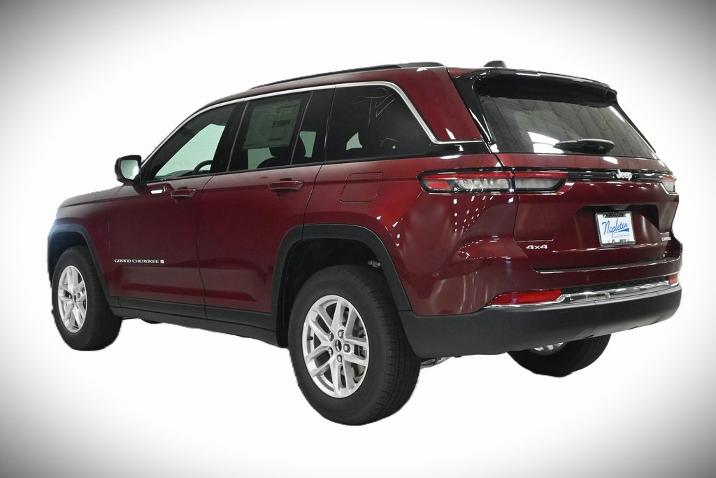 2025 Jeep Grand Cherokee Laredo 3