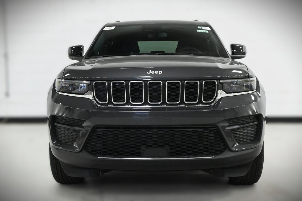 2025 Jeep Grand Cherokee Laredo 2